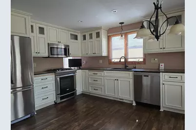 8213 Pleasant View Court, Mounds View, MN 55112 - Photo 5