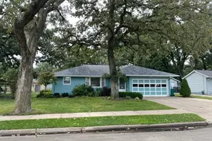 1914 6th Ave SE, Austin, MN 55912 - Photo 1