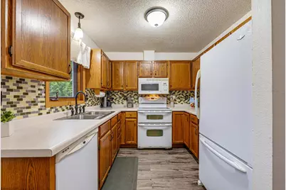 512 Abby Lane, Glencoe, MN 55336 - Photo 7