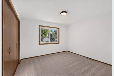 7401 James Avenue N, Brooklyn Park, MN 55444 - Photo 23