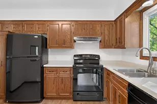7401 James Ave N, Brooklyn Park, MN 55444 - Photo 15