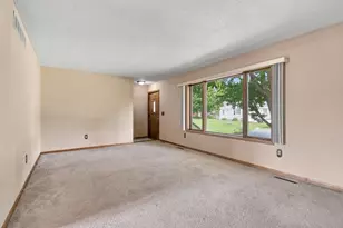 308 SE Oak St, Brownsdale, MN 55918 - Photo 3