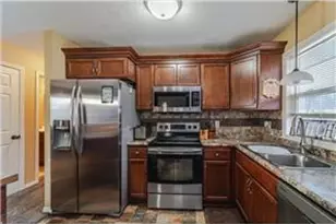 249 Strese Ln, Apple Valley, MN 55124 - Photo 3