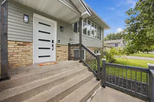 1317 Loring Ave, Detroit Lakes, MN 56501 - Photo 3