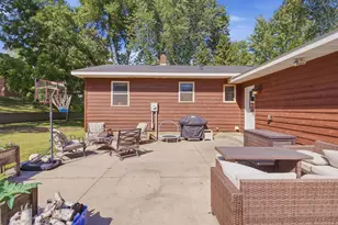 210 Lakeview Dr, Spicer, MN 56288 - Photo 7