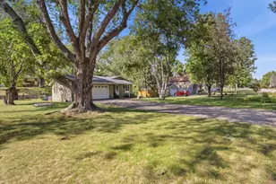 210 Lakeview Dr, Spicer, MN 56288 - Photo 3