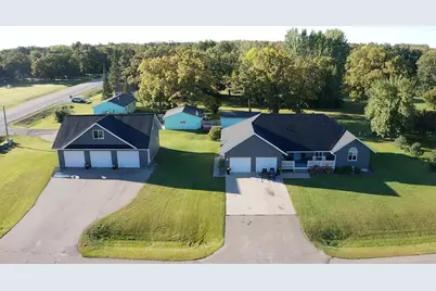 1012 6th Street SE, Roseau, MN 56751 - Photo 5