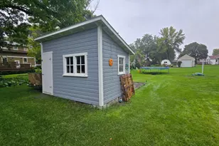 233 N 1st Ave E, Truman, MN 56088 - Photo 3