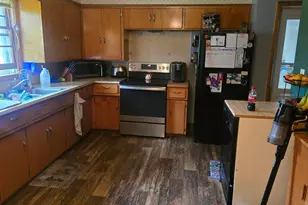 233 N 1st Ave E, Truman, MN 56088 - Photo 9
