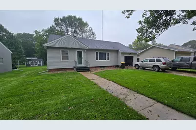 233 N 1st Avenue E, Truman, MN 56088 - Photo 1