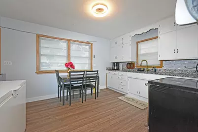 729 Rose Avenue E, Saint Paul, MN 55106 - Photo 7