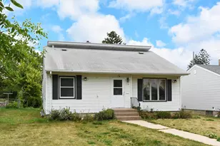729 Rose Ave E, Saint Paul, MN 55106 - Photo 1