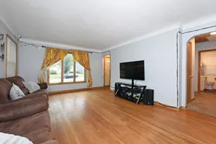 729 Rose Ave E, Saint Paul, MN 55106 - Photo 5