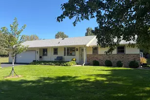 17807 Susan Ln, Minnetonka, MN 55345 - Photo 1