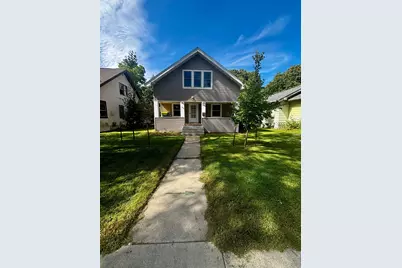 708 S Hiawatha Avenue, Pipestone, MN 56164 - Photo 1