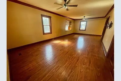 708 S Hiawatha Avenue, Pipestone, MN 56164 - Photo 3