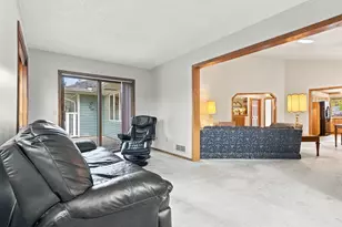 1053 Royal Ct, Shoreview, MN 55126 - Photo 9