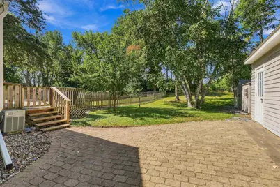 1805 Oakview Lane N, Plymouth, MN 55441 - Photo 29