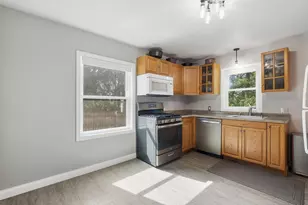 1805 Oakview Ln N, Plymouth, MN 55441 - Photo 7