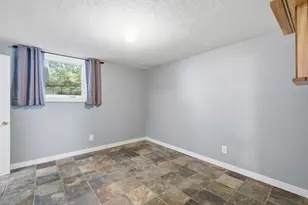 1805 Oakview Ln N, Plymouth, MN 55441 - Photo 11