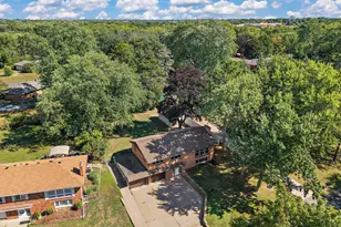 2624 Bittersweet Ln, Maplewood, MN 55109 - Photo 3