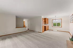 2624 Bittersweet Ln, Maplewood, MN 55109 - Photo 9