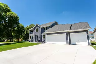 247 Pendryn Hill Cir, Woodbury, MN 55125 - Photo 3