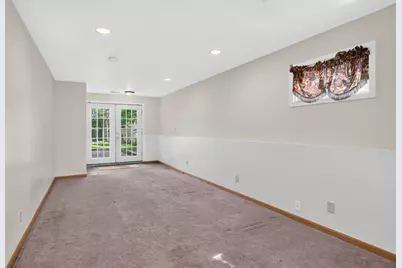 412 Hazel Street N, Saint Paul, MN 55119 - Photo 33
