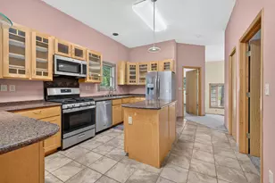 412 Hazel St N, Saint Paul, MN 55119 - Photo 13