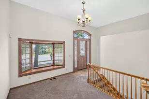 412 Hazel St N, Saint Paul, MN 55119 - Photo 5