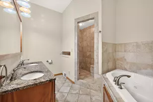 412 Hazel St N, Saint Paul, MN 55119 - Photo 25