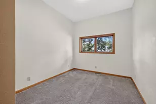 412 Hazel St N, Saint Paul, MN 55119 - Photo 9