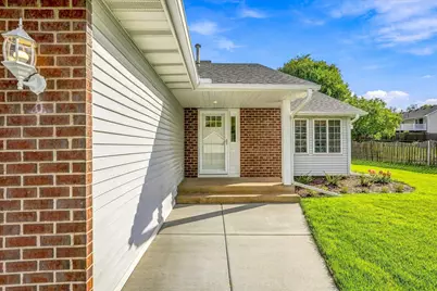 342 Parkview Lane S, Maplewood, MN 55119 - Photo 3
