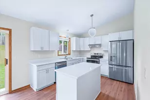 342 Parkview Ln S, Maplewood, MN 55119 - Photo 13
