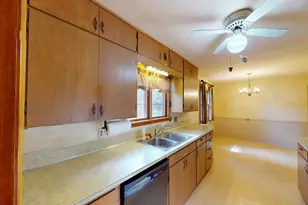 204 Fairview Dr, Albert Lea, MN 56007 - Photo 9