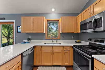 9056 Sequoia Road, Woodbury, MN 55125 - Photo 11