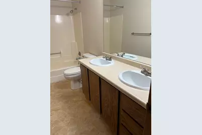 220 Hallam Avenue S, Mahtomedi, MN 55115 - Photo 7