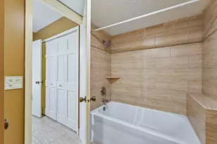 2445 Londin Ln E, Maplewood, MN 55119 - Photo 15