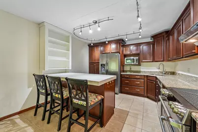 2445 Londin Lane E #202, Maplewood, MN 55119 - Photo 3