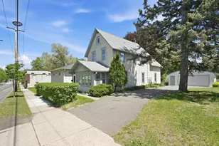 1070 Dale St N, Saint Paul, MN 55117 - Photo 1