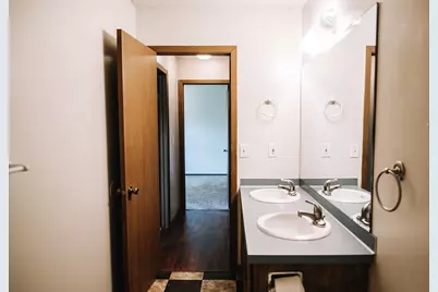 240 Hallam Avenue S, Mahtomedi, MN 55115 - Photo 17
