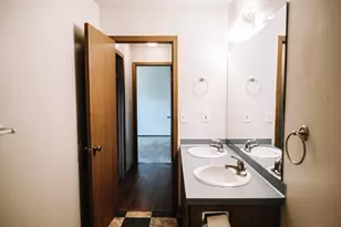 240 Hallam Ave S, Mahtomedi, MN 55115 - Photo 17