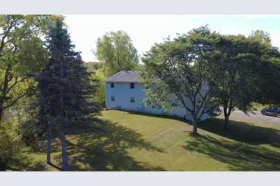 240 Hallam Avenue S, Mahtomedi, MN 55115 - Photo 5