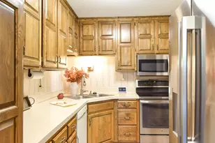 8724 N Maplebrook Cir, Brooklyn Park, MN 55445 - Photo 7