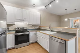 320 Willoughby Way W, Minnetonka, MN 55305 - Photo 19