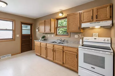 709 8th Avenue SE, Waseca, MN 56093 - Photo 9