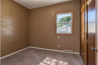 709 8th Avenue SE, Waseca, MN 56093 - Photo 25