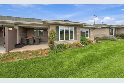 1812 Clubhouse Drive NE, Stewartville, MN 55976 - Photo 11