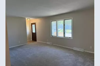 926 Holcombe Avenue N, Litchfield, MN 55355 - Photo 5