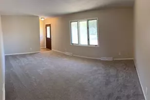 926 Holcombe Ave N, Litchfield, MN 55355 - Photo 15